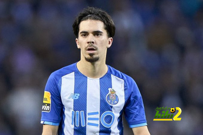 مانشستر يونايتد يرصد لاعبًا من بورتو البرتغالي