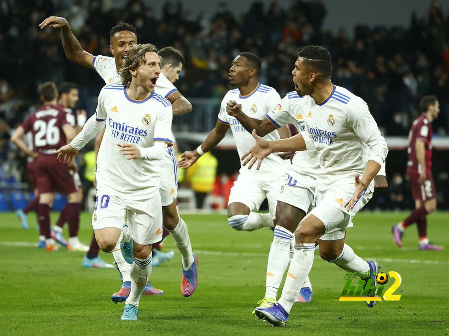 كيف يستطيع ريال مدريد على كامل حقوقه في صفقة رحيل كاسيميرو إلى مانشستر يونايتد ؟
