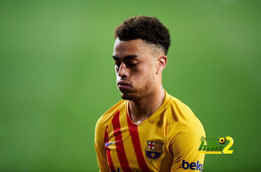 ماهو موقف ديست حاليا مع برشلونة ؟
