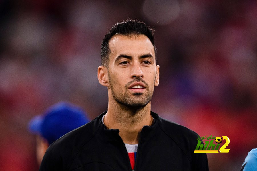 تشافي يفاجىء الجميع بطلبه الأخير عن بوسكيتس