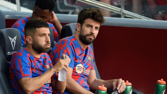 برشلونة يحدد سقف الرواتب