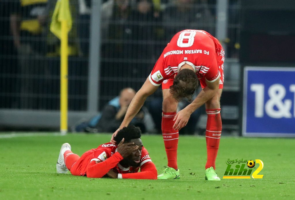 ديفيز يتعرض لإصابة خطيرة في كلاسيكو دورتموند وبايرن ميونخ