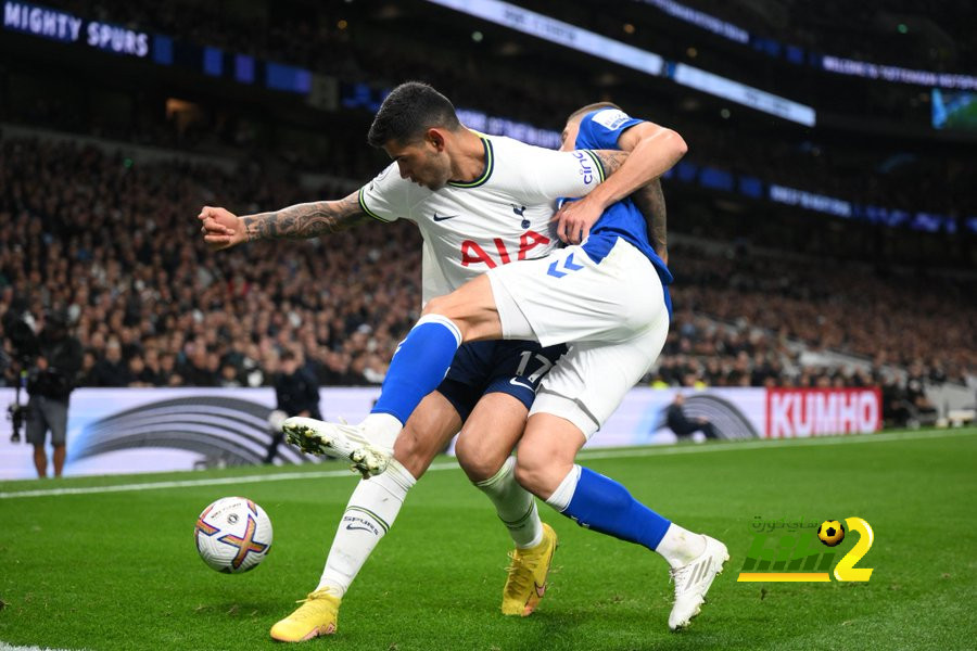 لماذا بات توتنهام مرشحا للفوز بالدوري الإنجليزي ؟