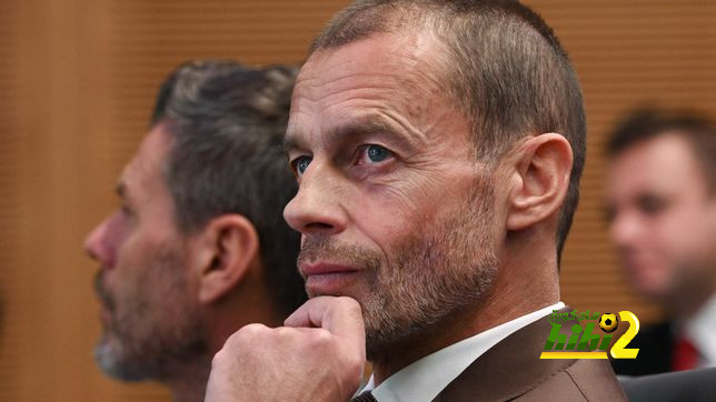 رد فعل رئيس الإتحاد الاوروبي لكرة القدم عندما شاهد رئيس مشروع السوبر ليج  !