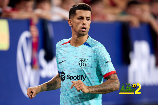 بفضل ليفاندوفسكي وكانسيلو.. برشلونة يفلت من الهزيمة الأولى