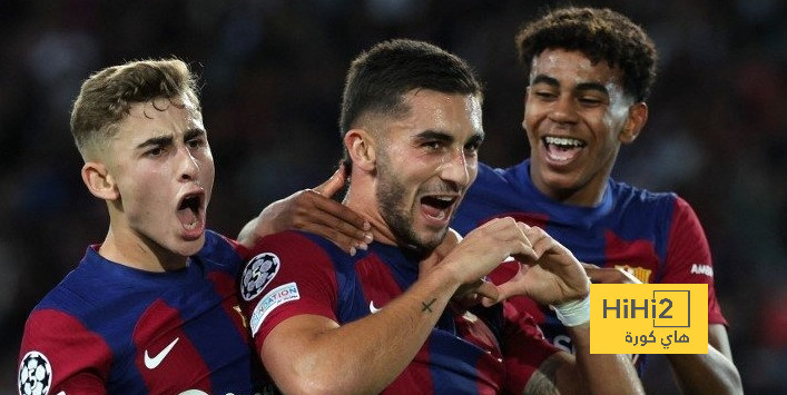 لاعبو برشلونة يتوجهون إلى ملعب رايو فاليكانو