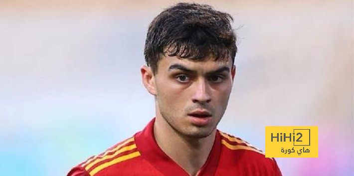 مدير المنتخب الاسباني يزور بيدري في برشلونة بعد إصابته