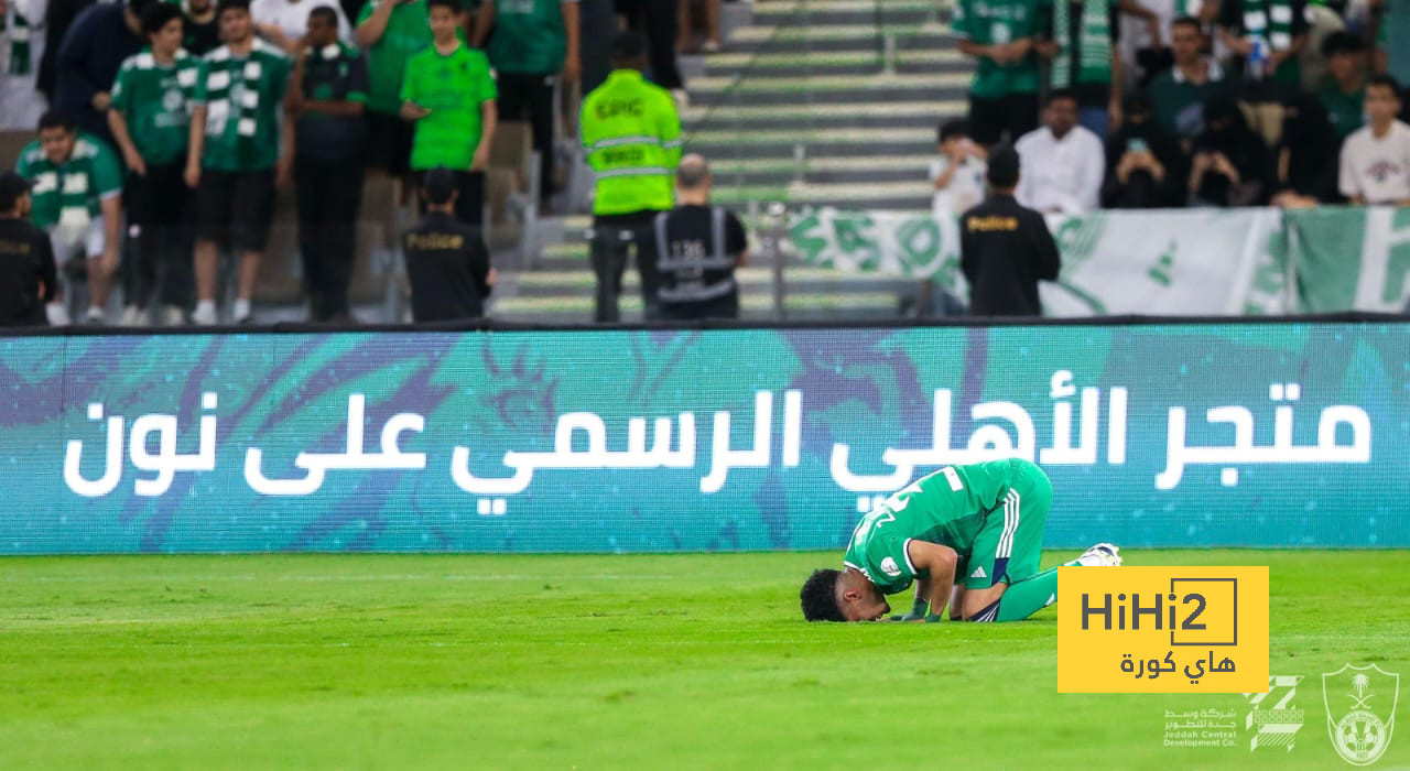 الأهلي يهزم ضمك برباعية في الدوري