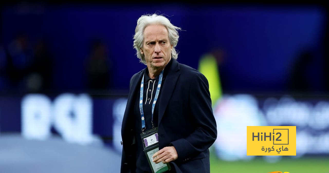 جيسوس يكافئ لاعبي الهلال