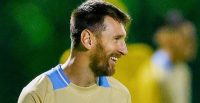 ميسي سعيد في تدريباته تأهبا لخوض اول مباراة مع الارجنتين منذ كوبا امريكا