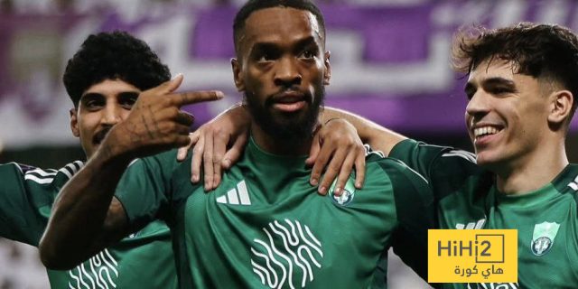 مهاجم الأهلي على رادار الدوري الإنجليزي