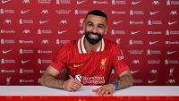 رسميًا : محمد صلاح يجدد عقده مع ليفربول حتى 2027