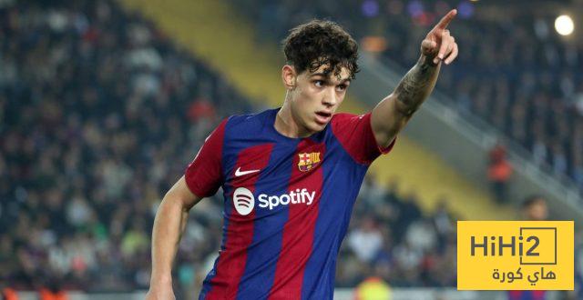 هيكتور فورت يفقد صبره: توتر جديد بين لاعبي برشلونة وفليك
