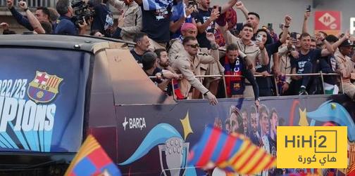 برشلونة يخطط لموكب احتفالي مشترك مع فريق السيدات