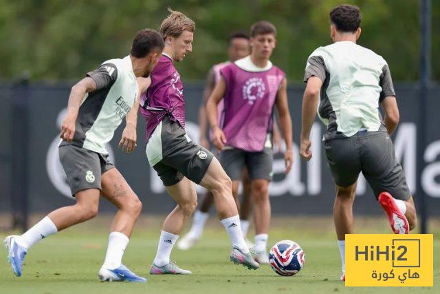 صور: ريال مدريد يختتم تدريباته استعداداً لمواجهة الهلال 24 صور: ريال مدريد يختتم تدريباته استعداداً لمواجهة الهلال 23