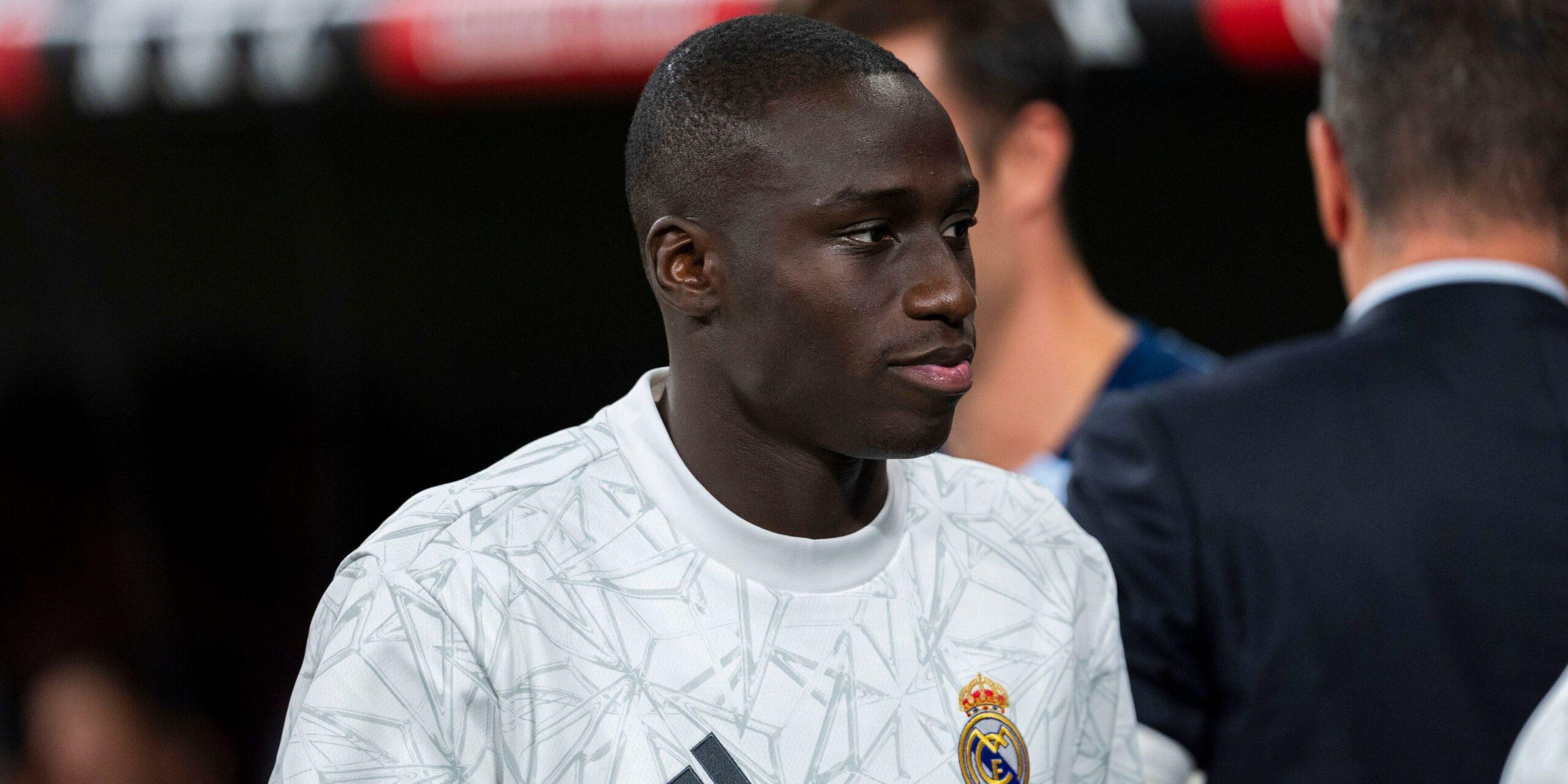 الأزمة التي تواجه ريال مدريد في الاستغناء عن ميندي!