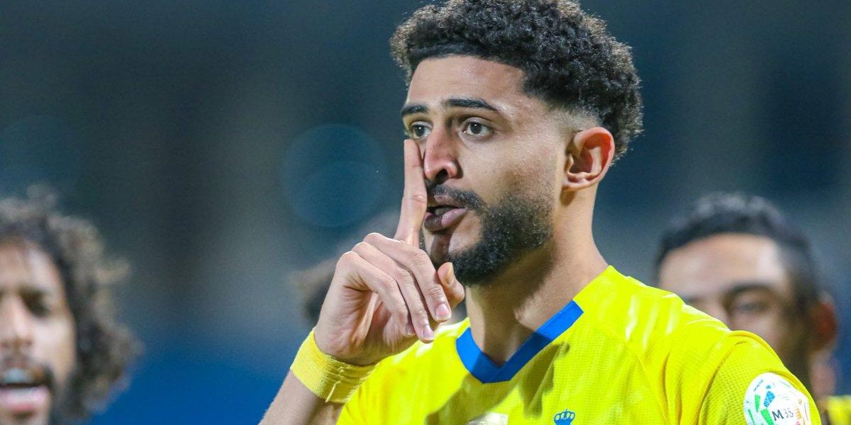 خيسوس يبلغ النصر بقراره النهائي بشأن عبدالإله العمري