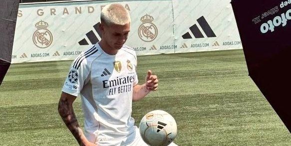 فيديو: لحظة وصول ماستانتونو لخوض أول تدريب مع ريال مدريد