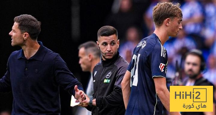 مدة إيقاف دين هويسين بعد طرده