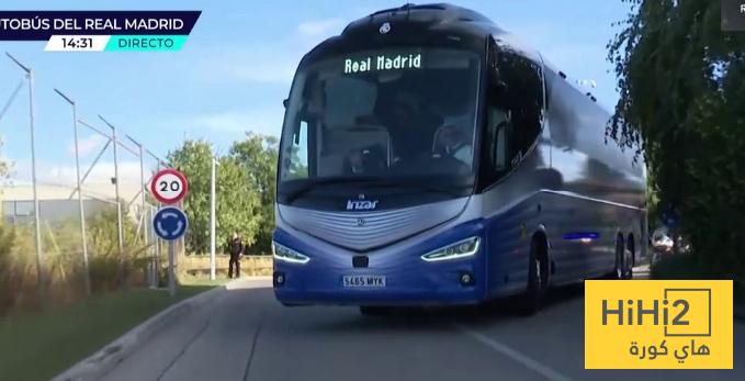 حافلة ريال مدريد في طريقها لملعب السانتياجو برنابيو قبل الكلاسيكو