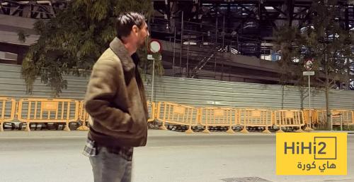 صورة.. المشجع الأكثر حظا في برشلونة ..!