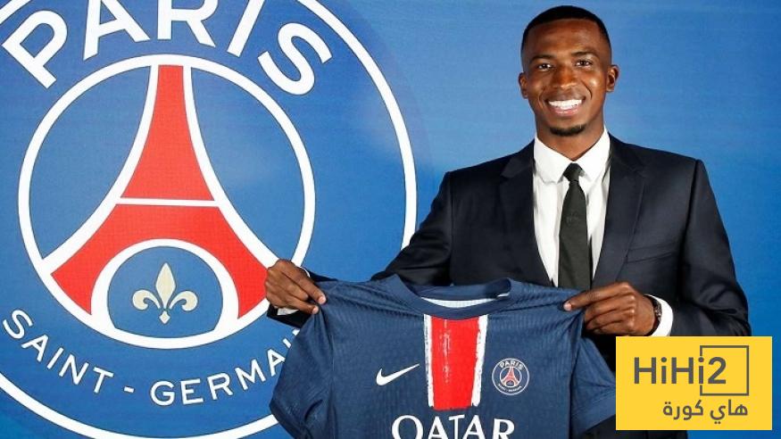 باتشو لاعبا في باريس سان جيرمان حتى 2030