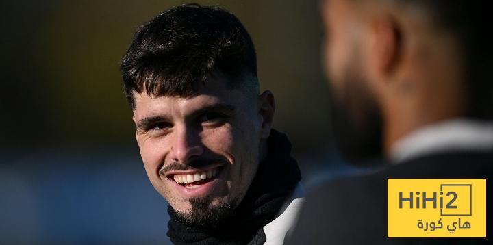 تشيلسي يصل ملعب بيرنلي قبل لقاء الفريقين