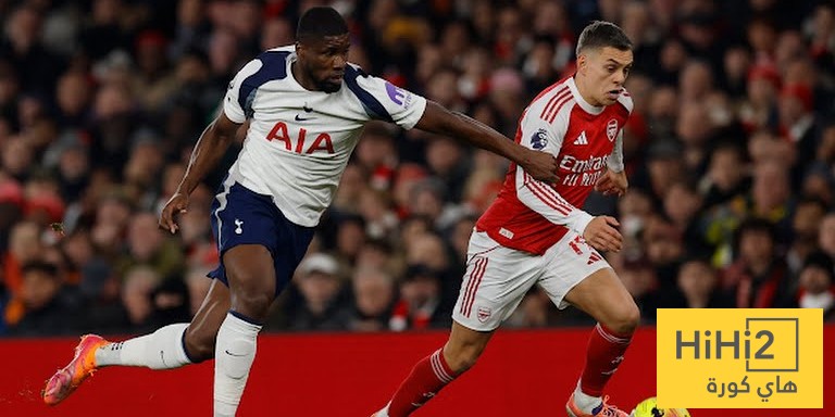 ارسنال يسجل الهدف الاول في شباك توتنهام