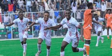 من هو حكم مباراة السودان ضد الجزائر ؟