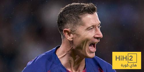 حقيقة قرب ليفاندوفسكي من الرحيل عن برشلونة