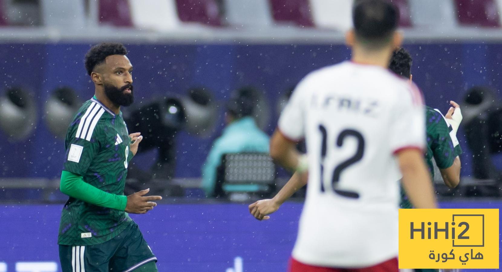 أول تحرك بعد انخفاض هطول الأمطار في ملعب مباراة السعودية والإمارات