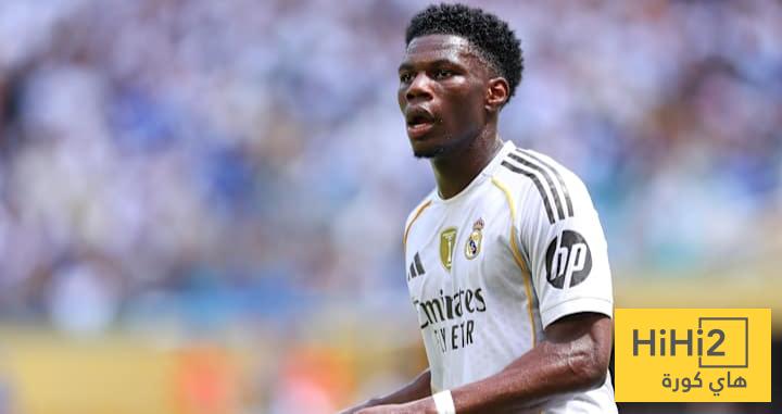 صورة – تشواميني يتابع مباراة ساحل العاج