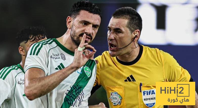 كم بطاقة أشهرها الحكم في كلاسيكو الأهلي والنصر ؟ كم بطاقة أشهرها الحكم في كلاسيكو الأهلي والنصر ؟