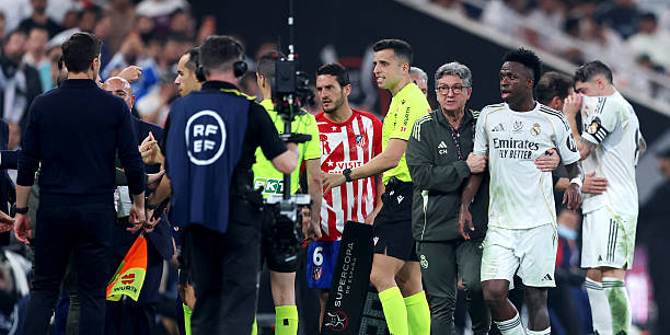 صورة: هكذا جاء رد فينيسيوس القاسي على سيميوني صورة: هكذا جاء رد فينيسيوس القاسي على سيميوني