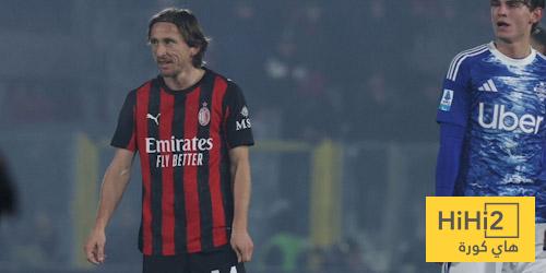 عين على مودريتش في مباراة كومو