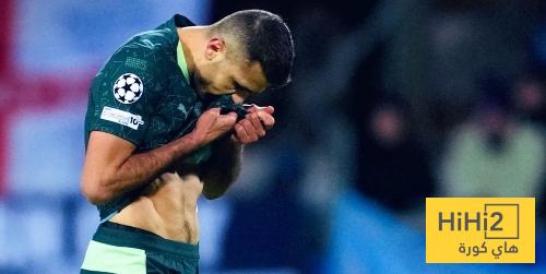 صوره : لاول مرة في التاريخ لاعب يتوج بالكرة الذهبيه ثم ينهار