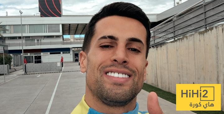 كانسيلو يبدأ أساسيا لأول مرة مع برشلونة