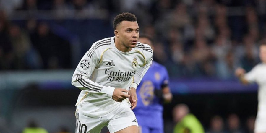 مبابي يسجل الهدف الاول في شباك بنفيكا