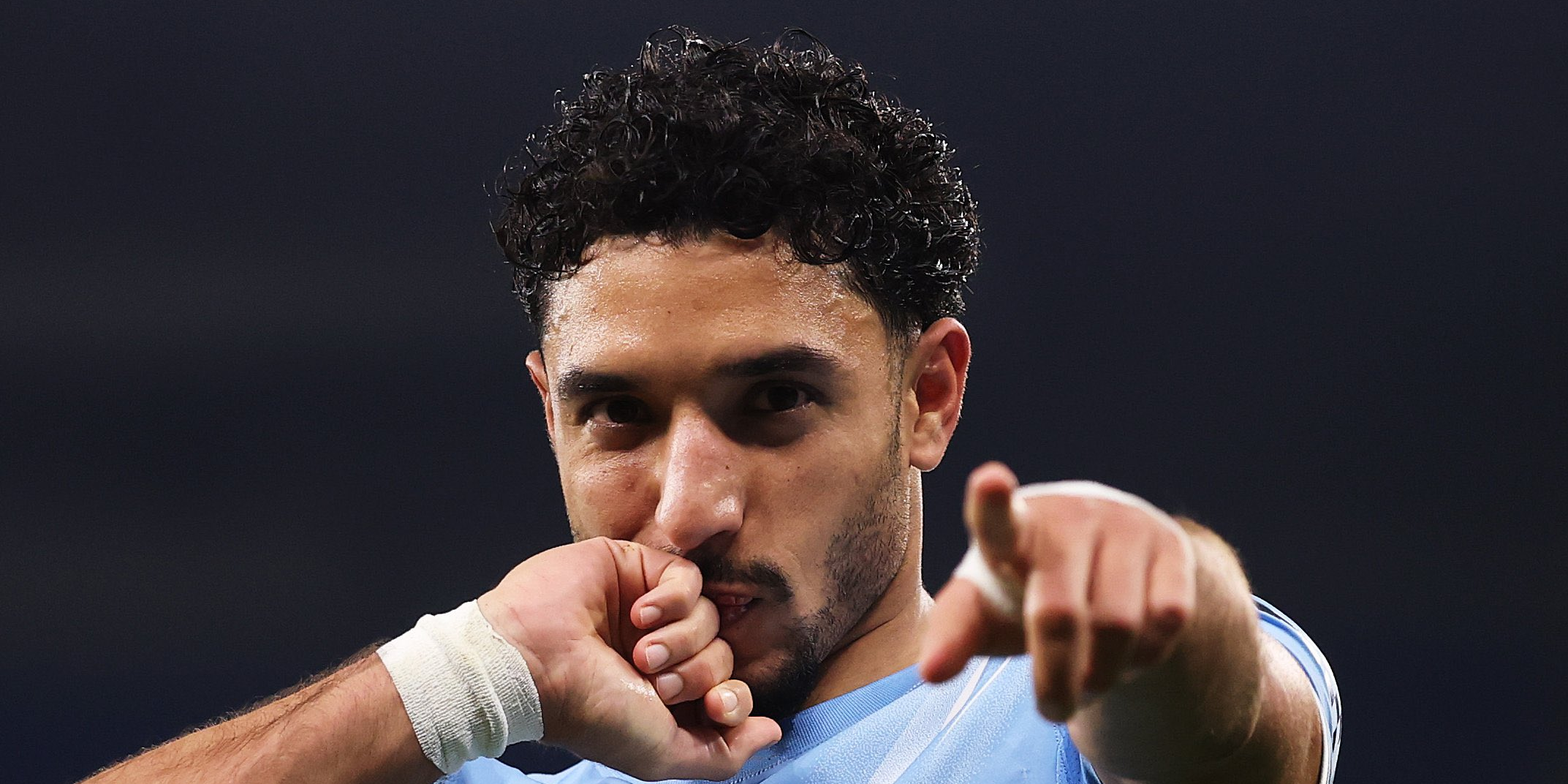 رسالة عمر مرموش لجماهير مانشستر سيتي