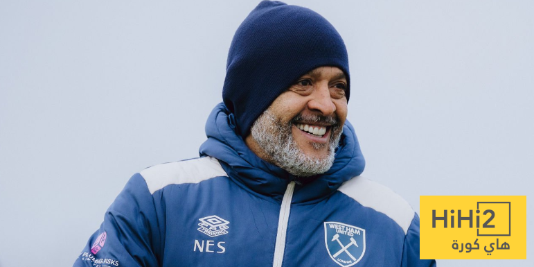 سانتو يعاني من الغيابات قبل مباراة اليونايتد