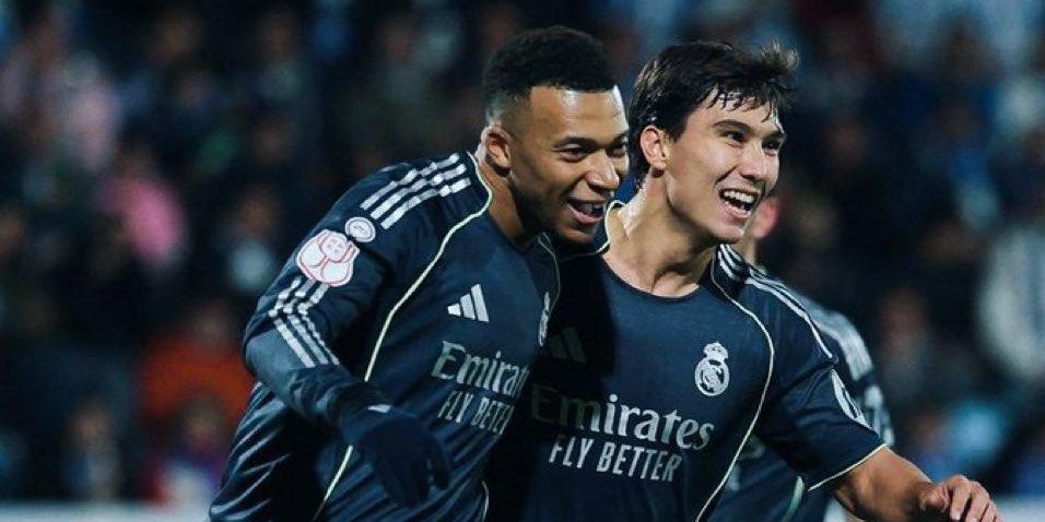 الأرقام تثبت.. غونزالو غارسيا “خارج الخدمة” في وجود مبابي!