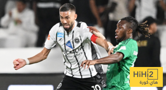 ” أين الحكم ؟ ” .. لقطة مثيرة للجدل في مباراة الأهلي والشباب ! ” أين الحكم ؟ ” .. لقطة مثيرة للجدل في مباراة الأهلي والشباب !