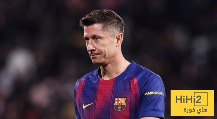 ليفاندوفسكي يغادر مباراة ليفانتي