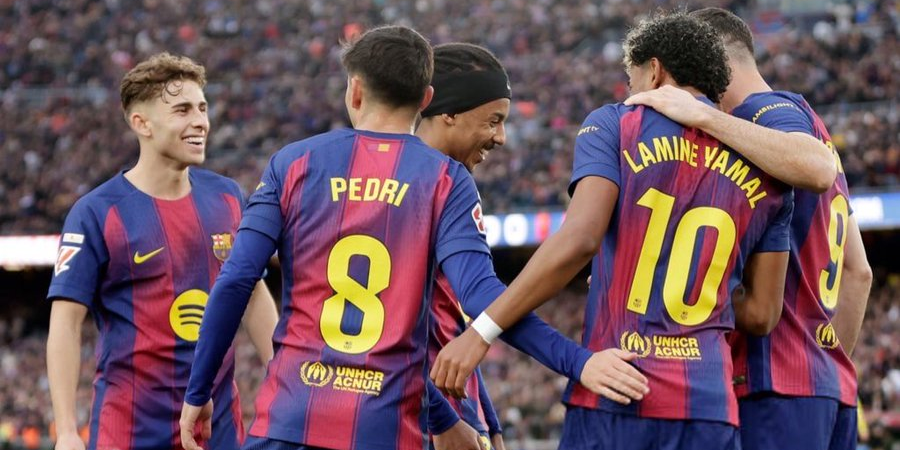 برشلونة بالعلامة الكاملة في الكامب نو