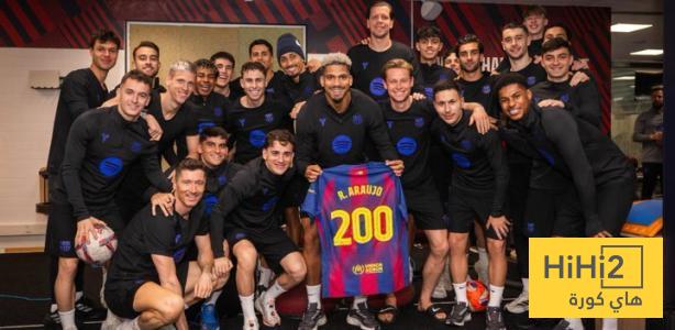 أراخو يحتفل بمباراته الـ200 مع برشلونة