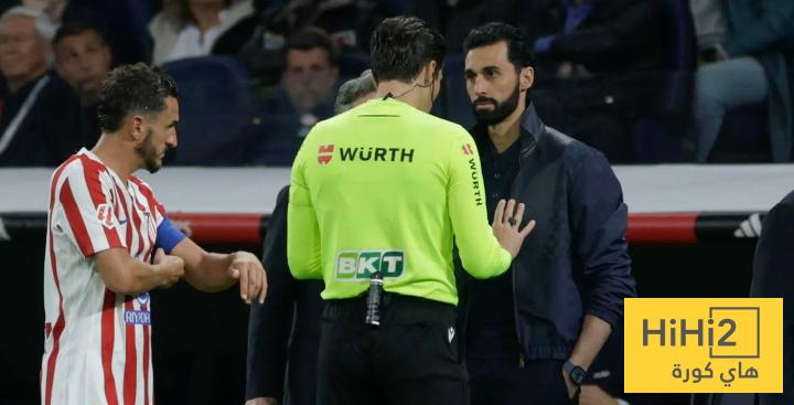 هل يجب على الحكم شرح قراراته للمدربين؟