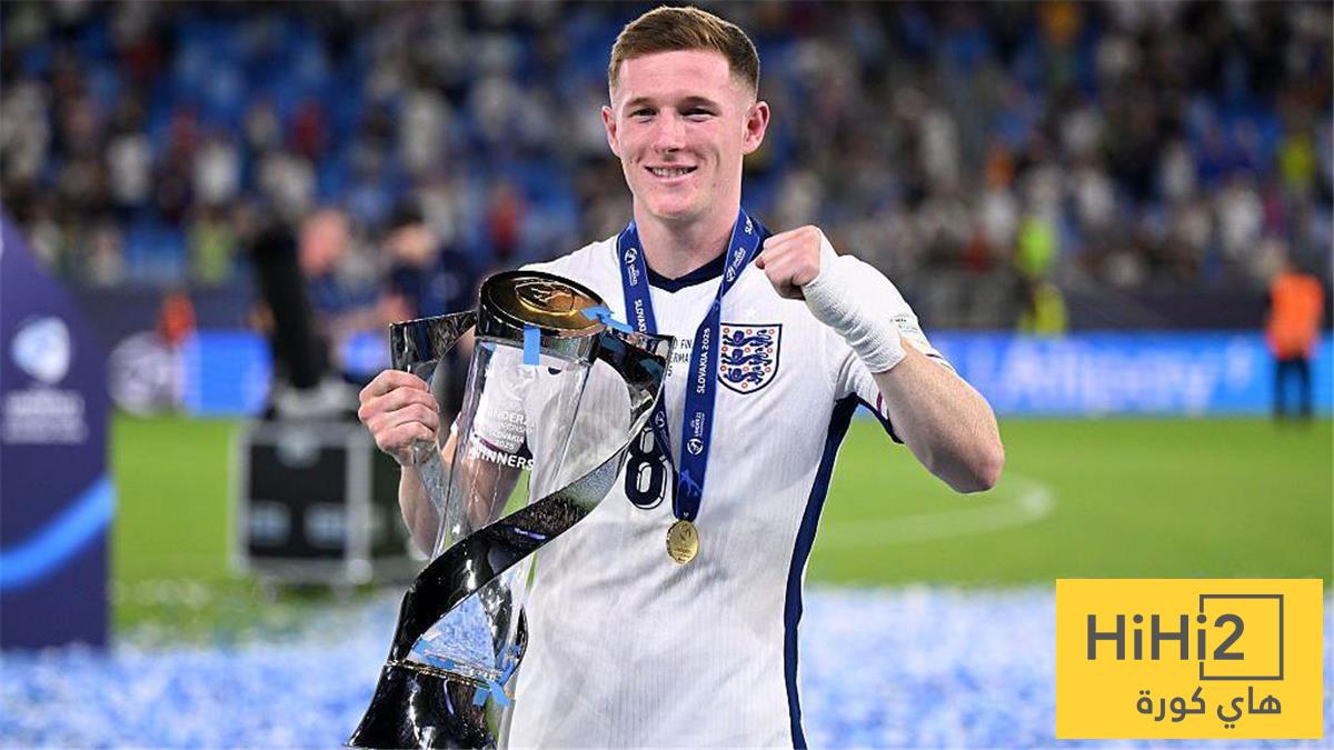 نجم نوتينغهام يحسم صراع مانشستر سيتي وليفربول