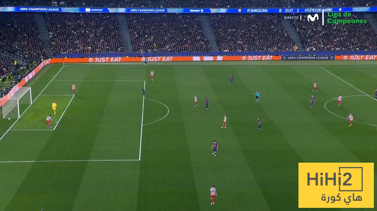 ماذا يقول القانون في لقطة حارس أتلتيكو مع لو نورمان أمام برشلونة ؟