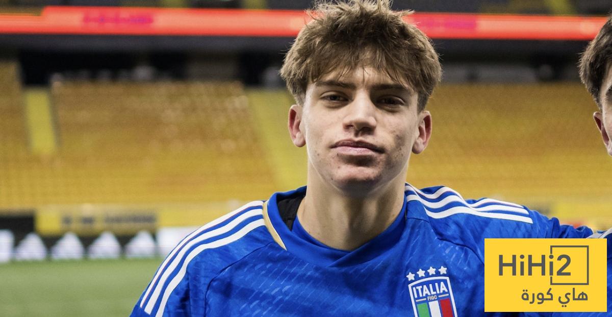 ظهير أيسر تحت انظار برشلونة