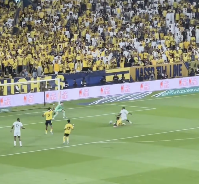 صور – هل استحق الأهلي ركلة جزاء أمام النصر؟ 3